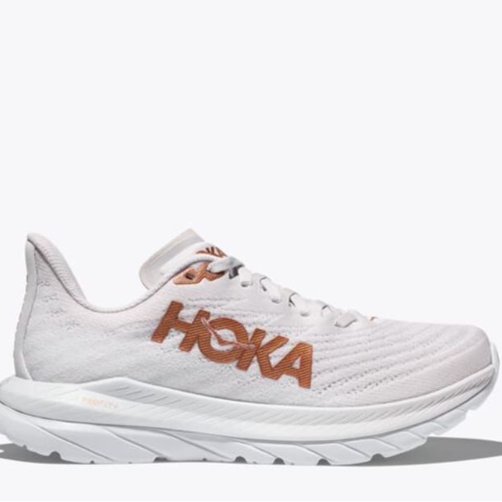 HOKA Women’s running Sneaker Mach 5
